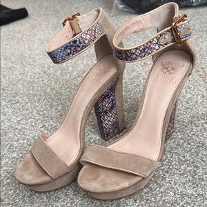 Vince Camuto Cream Heels with Glitter Accents Size 8.5